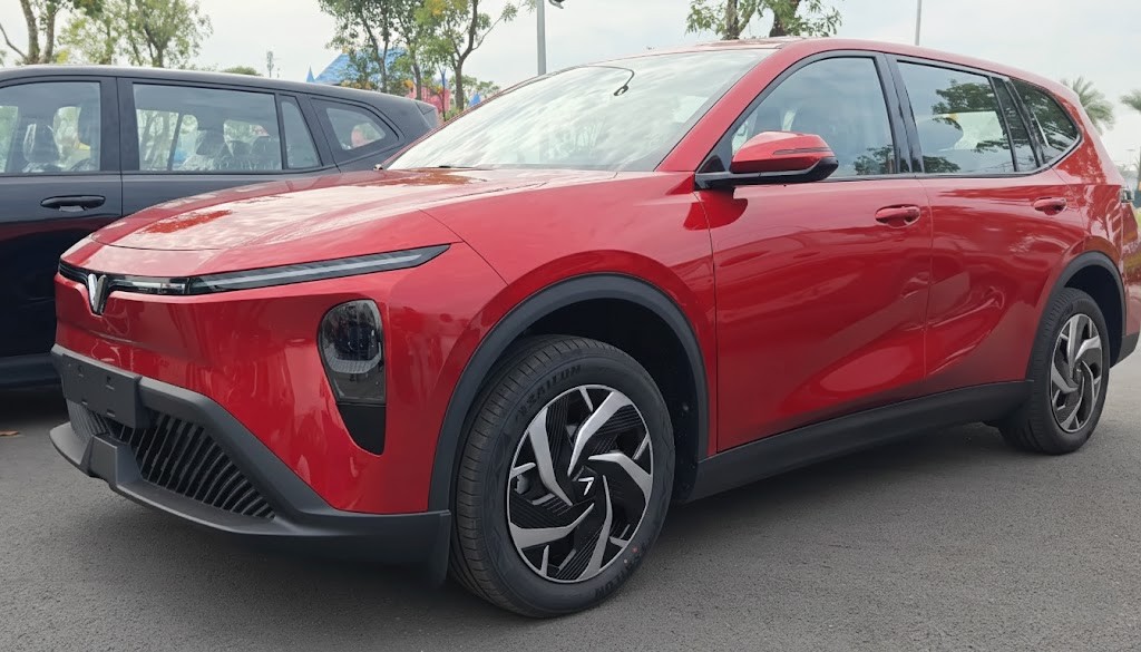 Xe 7 Chỗ Cao Cấp