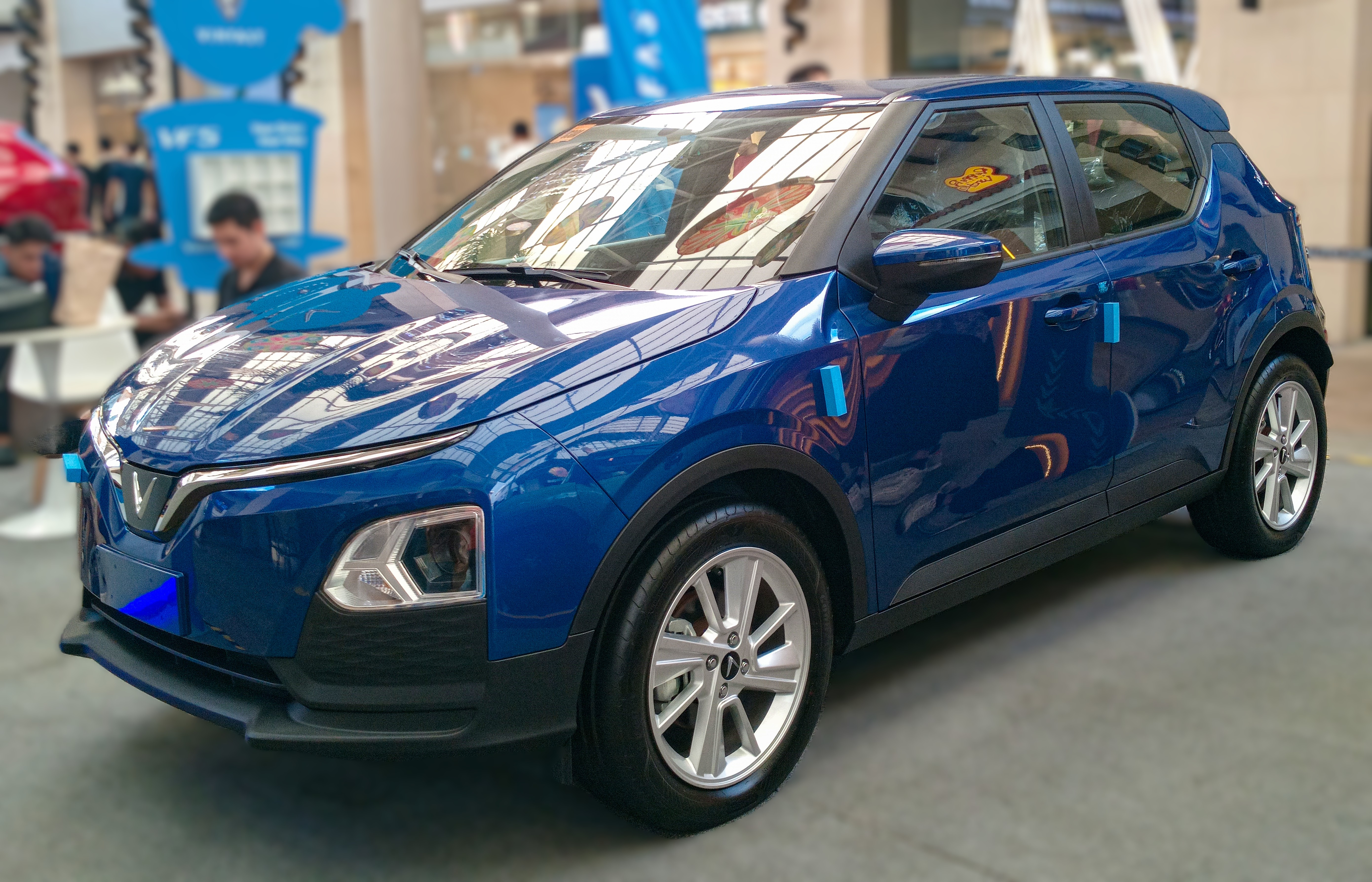 Xe 4 Chỗ Tiêu Chuẩn